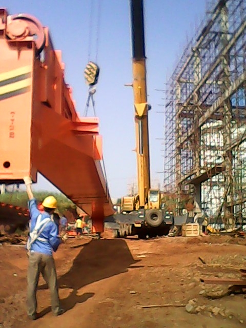 中金嶺南礦業(yè)QD型通用橋式起重機(jī)安裝1